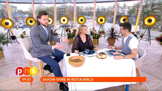Pytanie na śniadanie: savoir-vivre w restauracji, rozmowa przy nakrytym stole